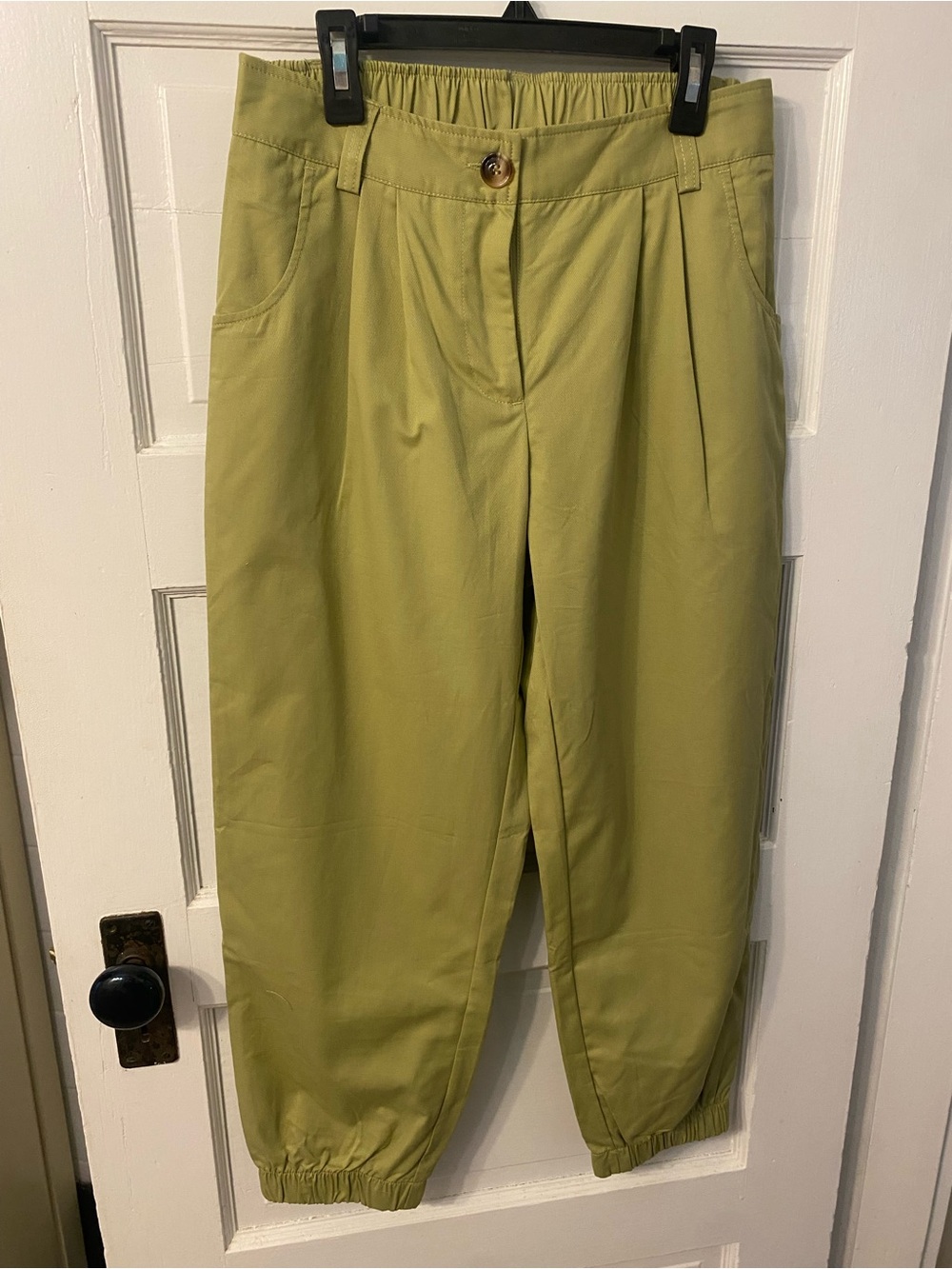 Women’s Grass Green HALARA Joggers NWOT